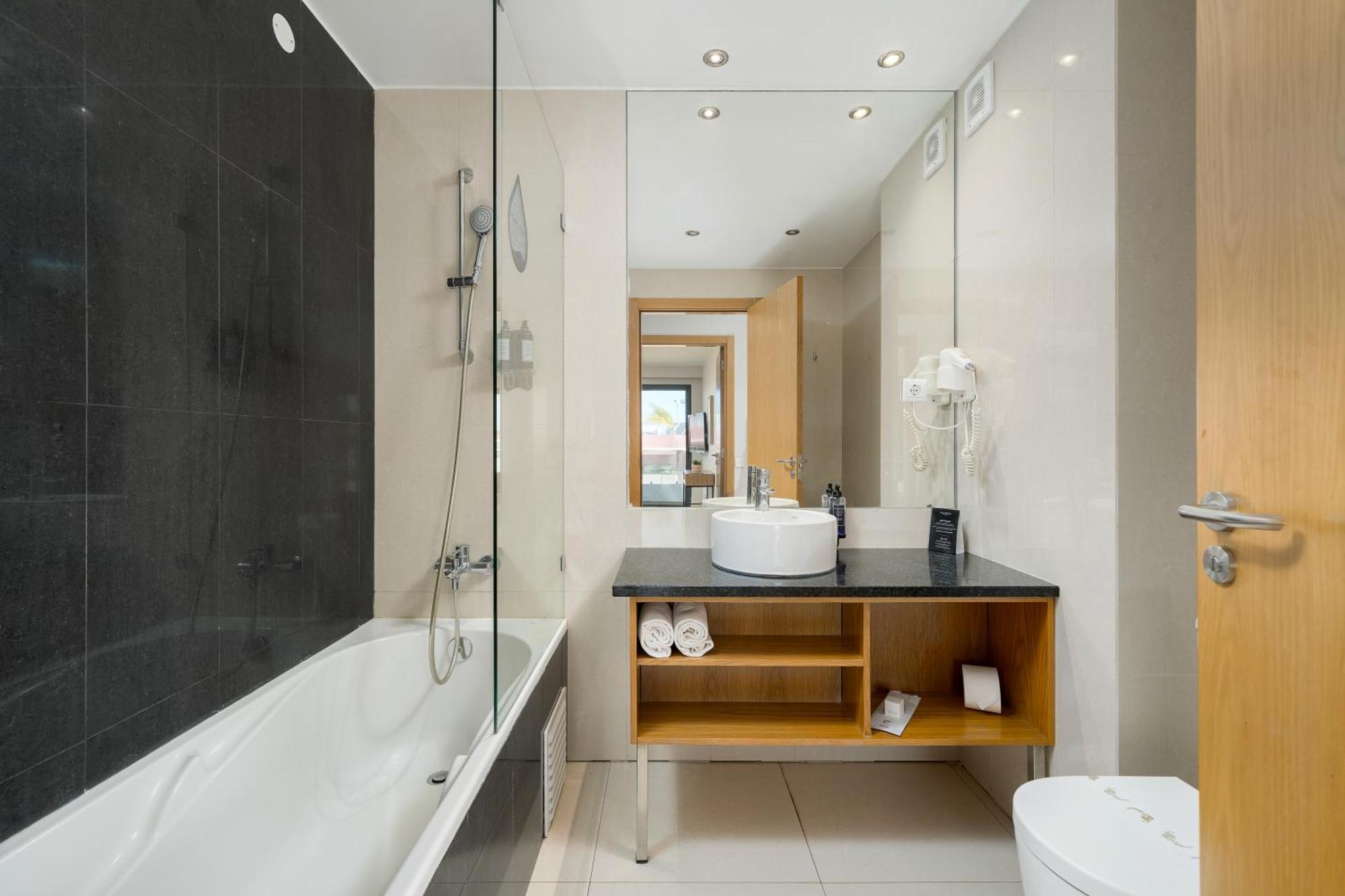 Agua Riverside Hotel 4*