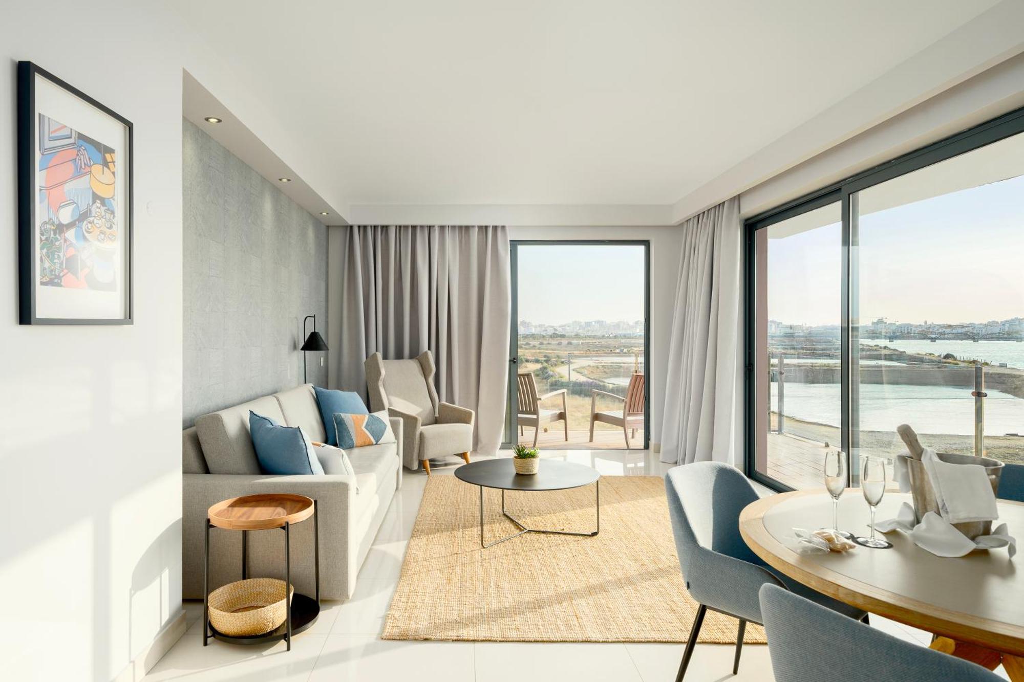 Hotel Agua Riverside 4*